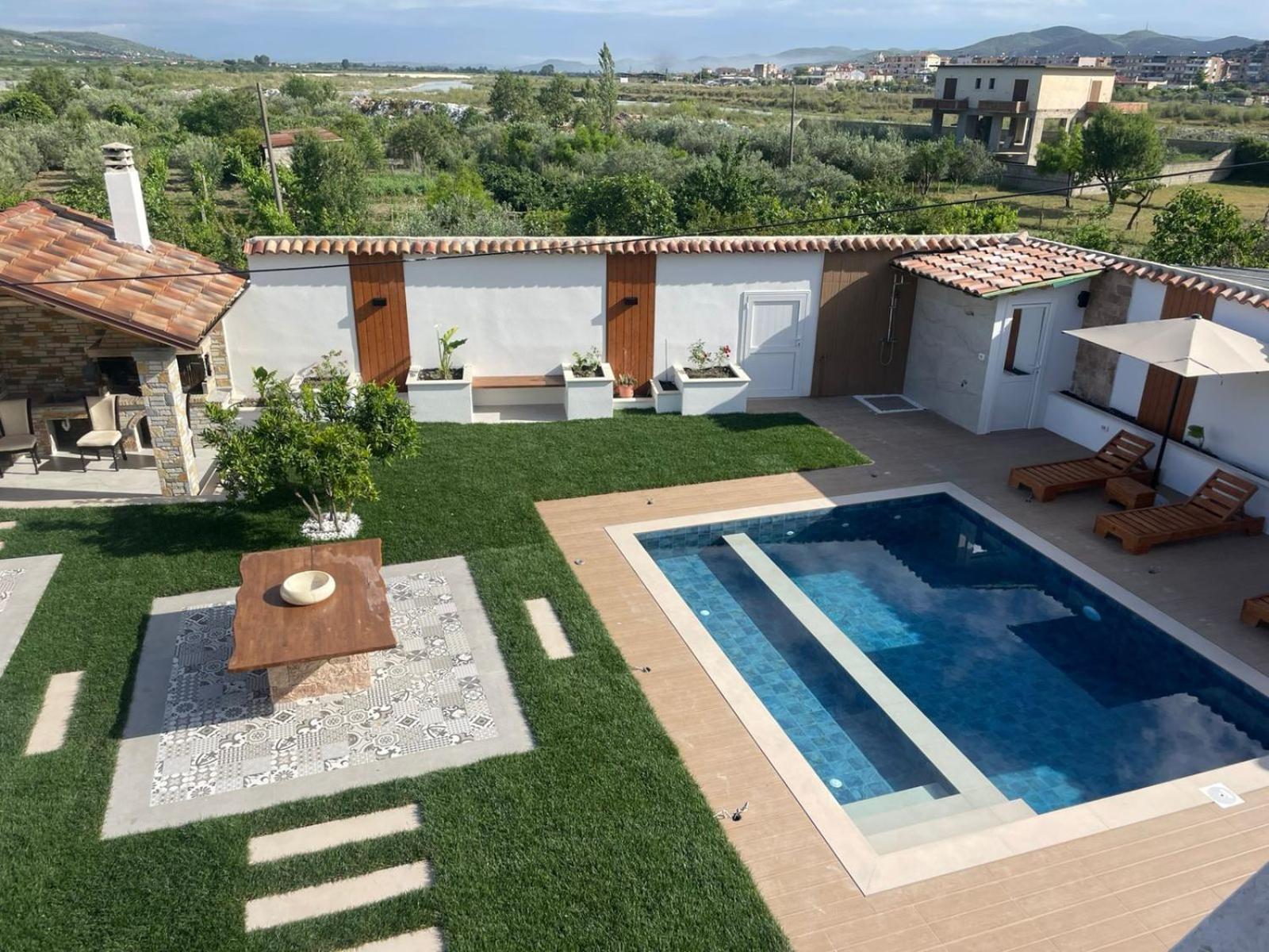 Villa Lejzo - Swimming Pool Берат Екстериор снимка